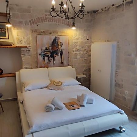 Studios Kadena Trogir - 18Th Century Stone House Exterior foto