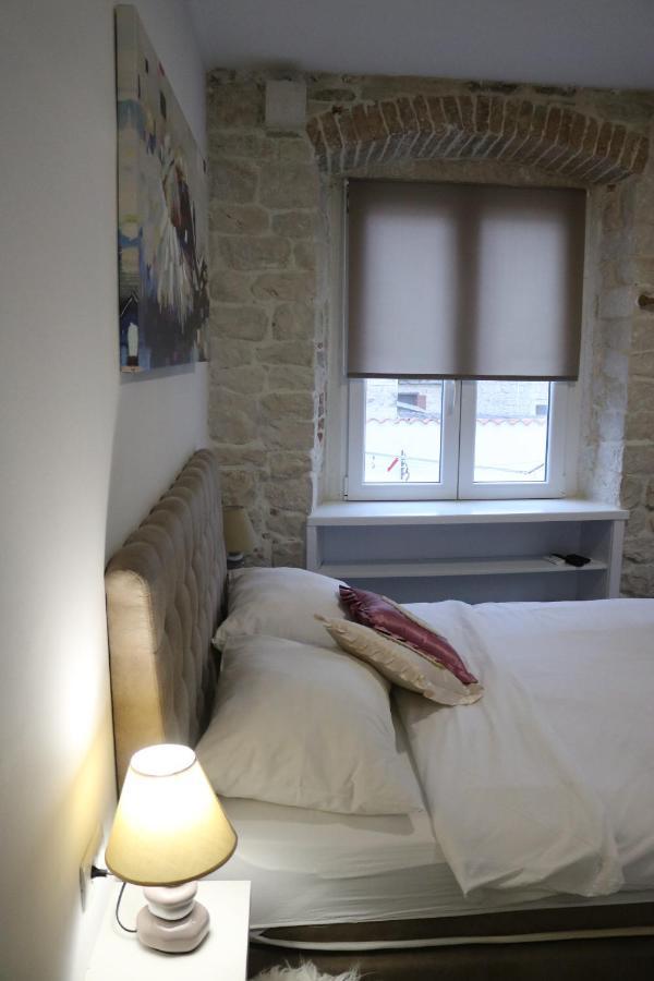Studios Kadena Trogir - 18Th Century Stone House Exterior foto