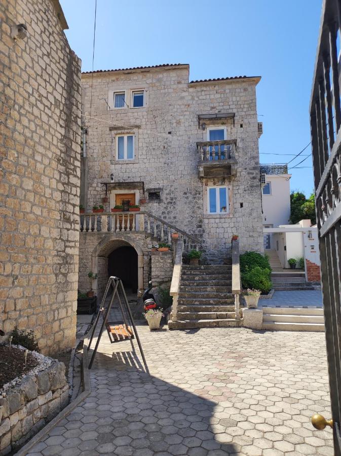 Studios Kadena Trogir - 18Th Century Stone House Exterior foto