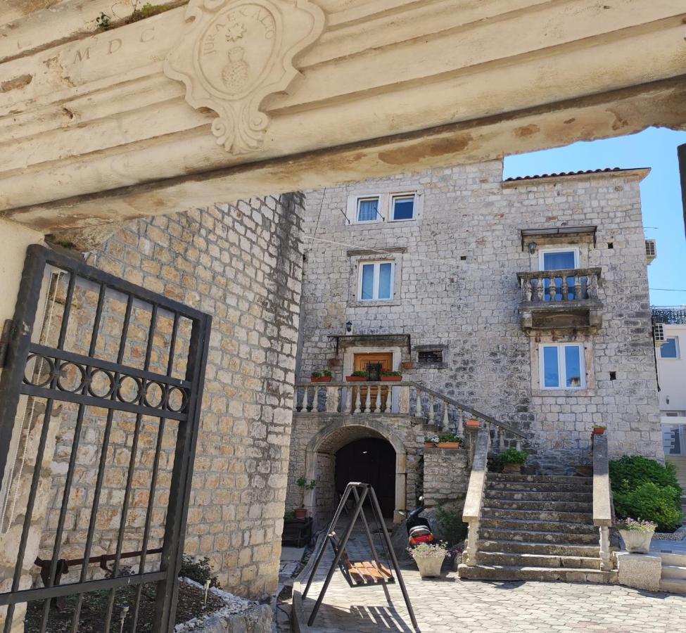 Studios Kadena Trogir - 18Th Century Stone House Exterior foto