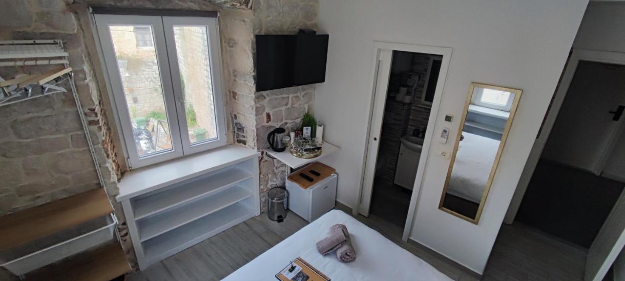 Studios Kadena Trogir - 18Th Century Stone House Exterior foto