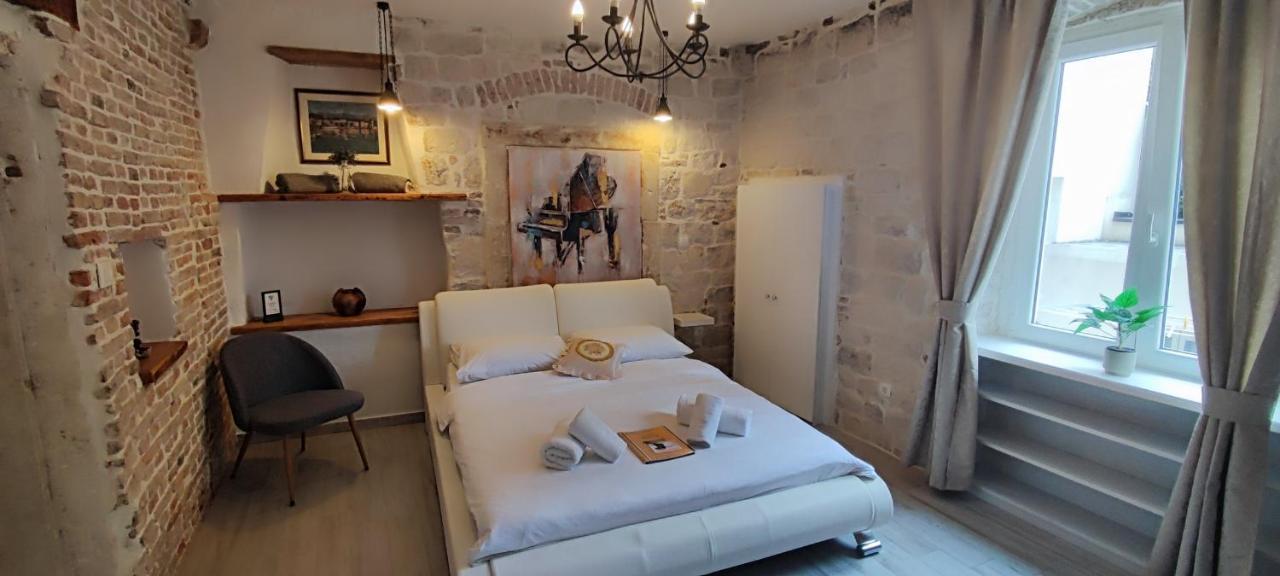 Studios Kadena Trogir - 18Th Century Stone House Exterior foto