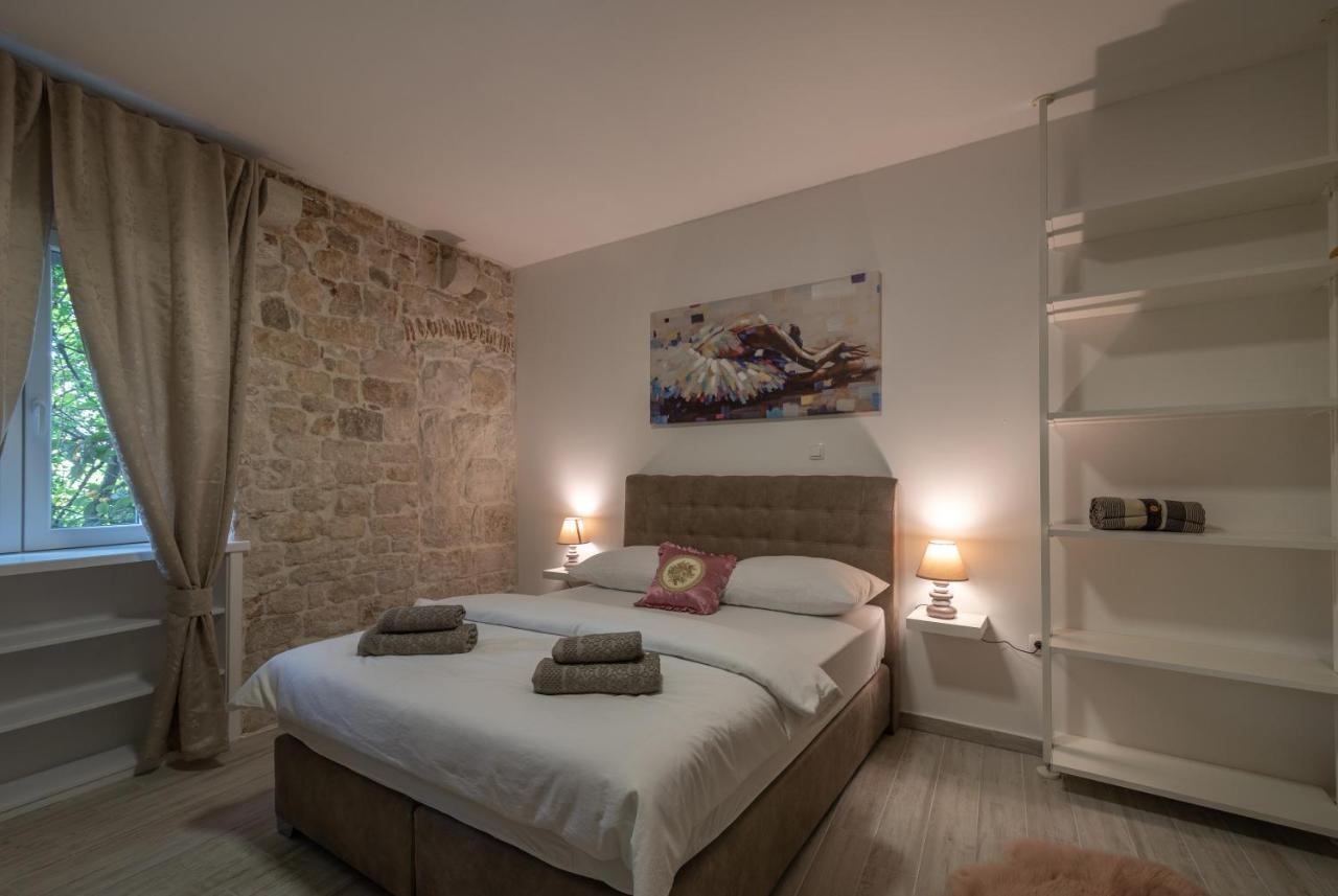 Studios Kadena Trogir - 18Th Century Stone House Exterior foto
