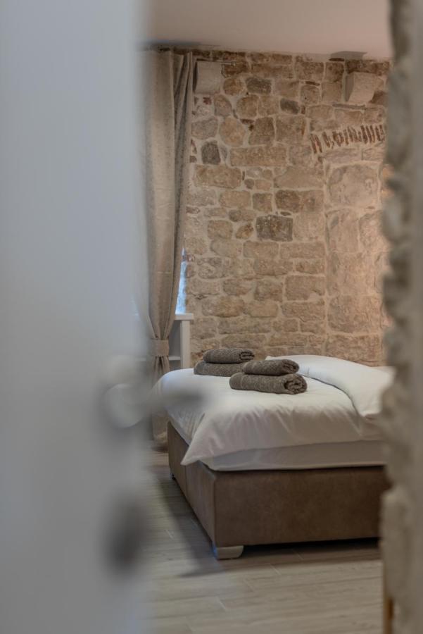 Studios Kadena Trogir - 18Th Century Stone House Exterior foto