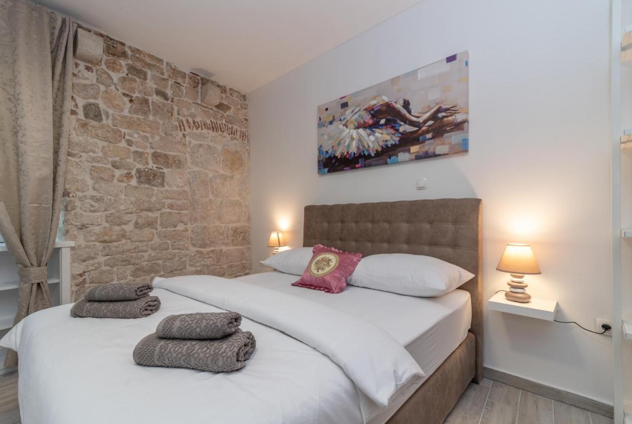 Studios Kadena Trogir - 18Th Century Stone House Exterior foto