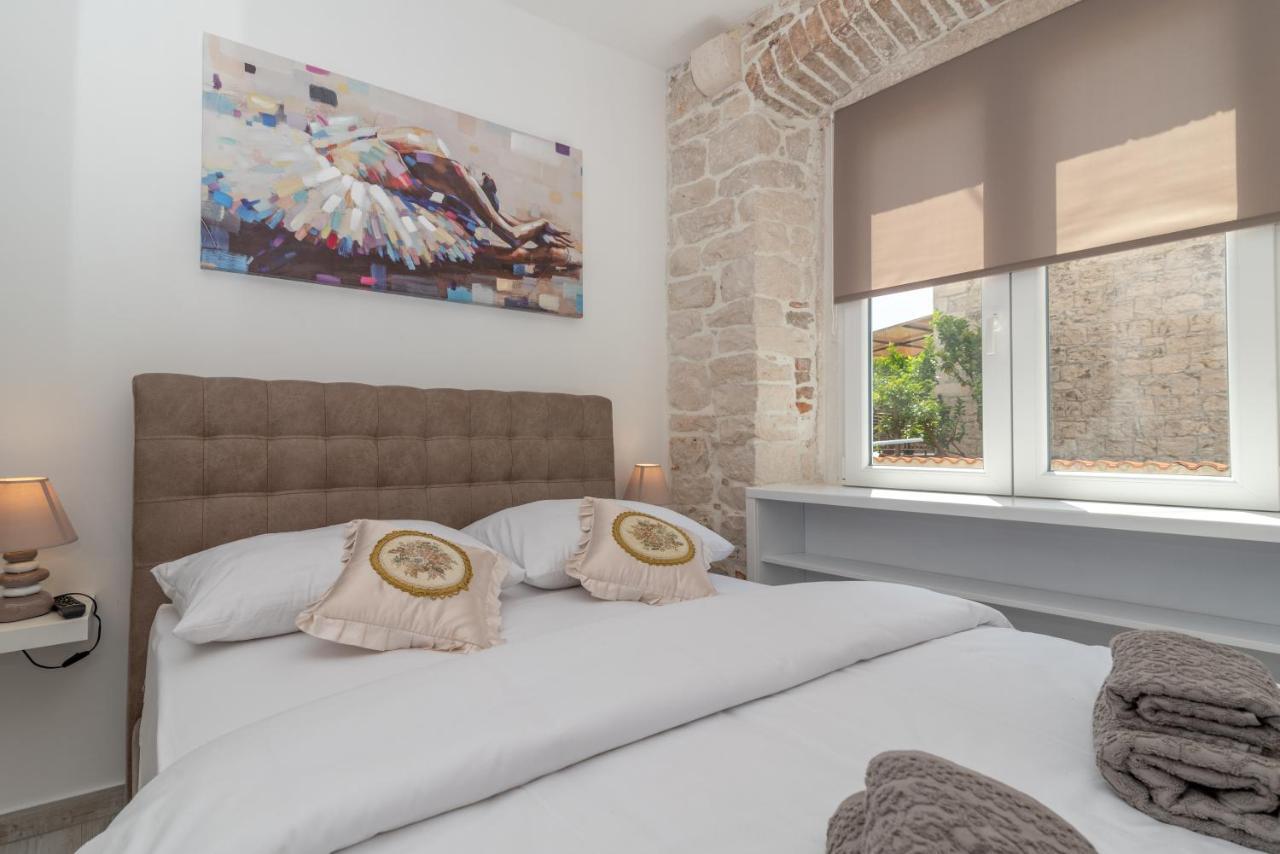 Studios Kadena Trogir - 18Th Century Stone House Exterior foto